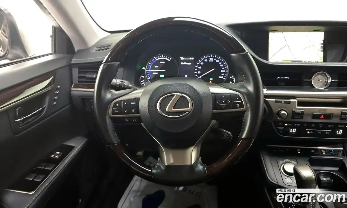Lexus ES 2018 2.5 Автомат в Москве № 168199, фото 15