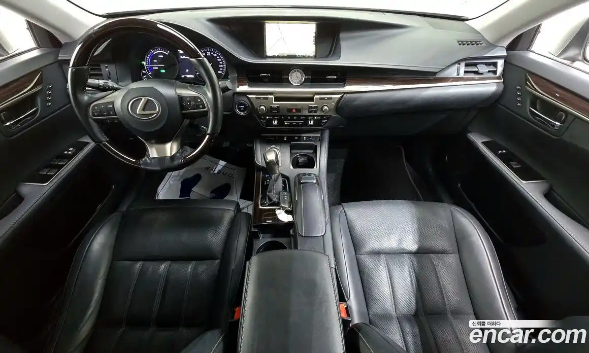 Lexus ES 2018 2.5 Автомат в Москве № 168199, фото 7