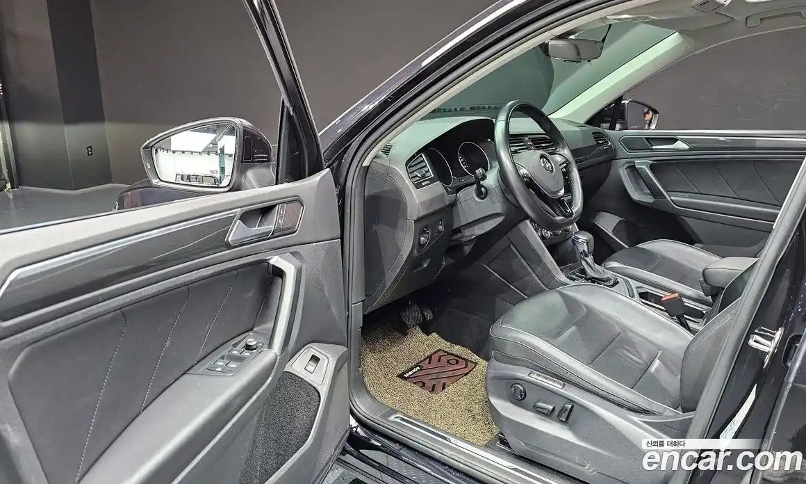 Volkswagen Tiguan 2020 2.0 Автомат в Москве № 168841, фото 15