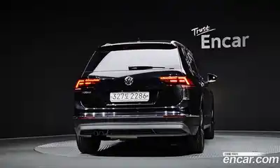 Volkswagen Tiguan 2020 2.0 Автомат в Москве № 168841, миниатюра 2