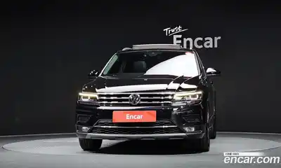 Volkswagen Tiguan 2020 2.0 Автомат в Москве № 168841, миниатюра 3