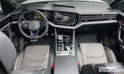 Volkswagen Touareg 2020 4.0 Автомат в Москве № 169003, миниатюра 7