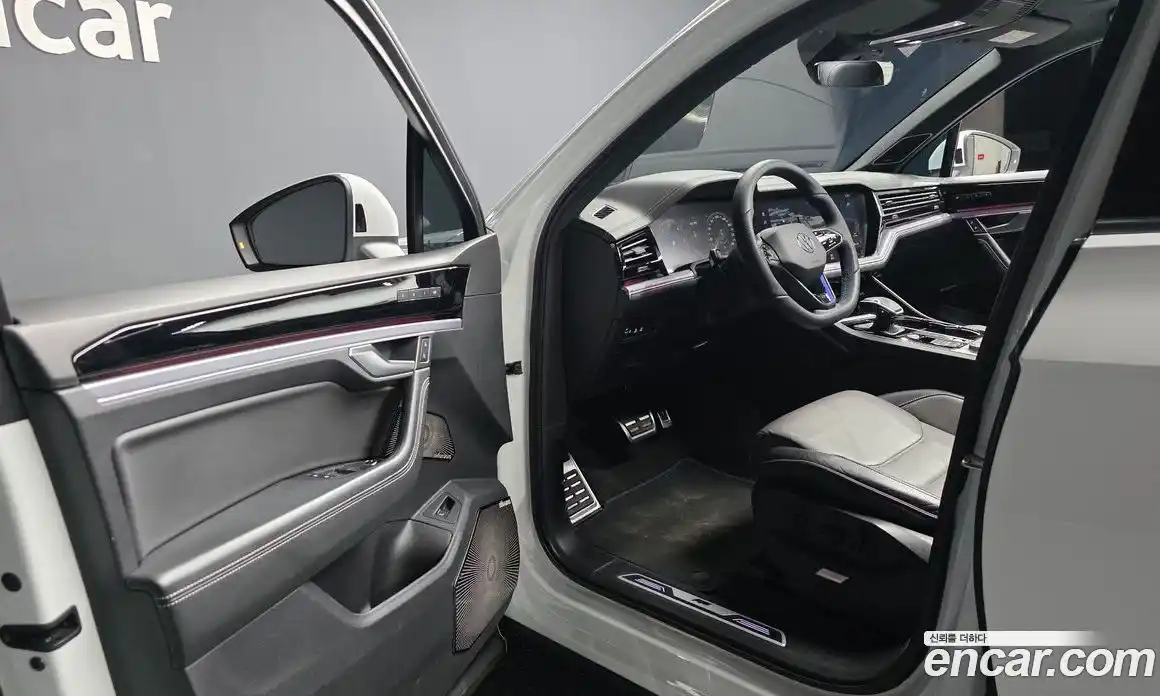 Volkswagen Touareg 2020 4.0 Автомат в Москве № 169003, фото 10