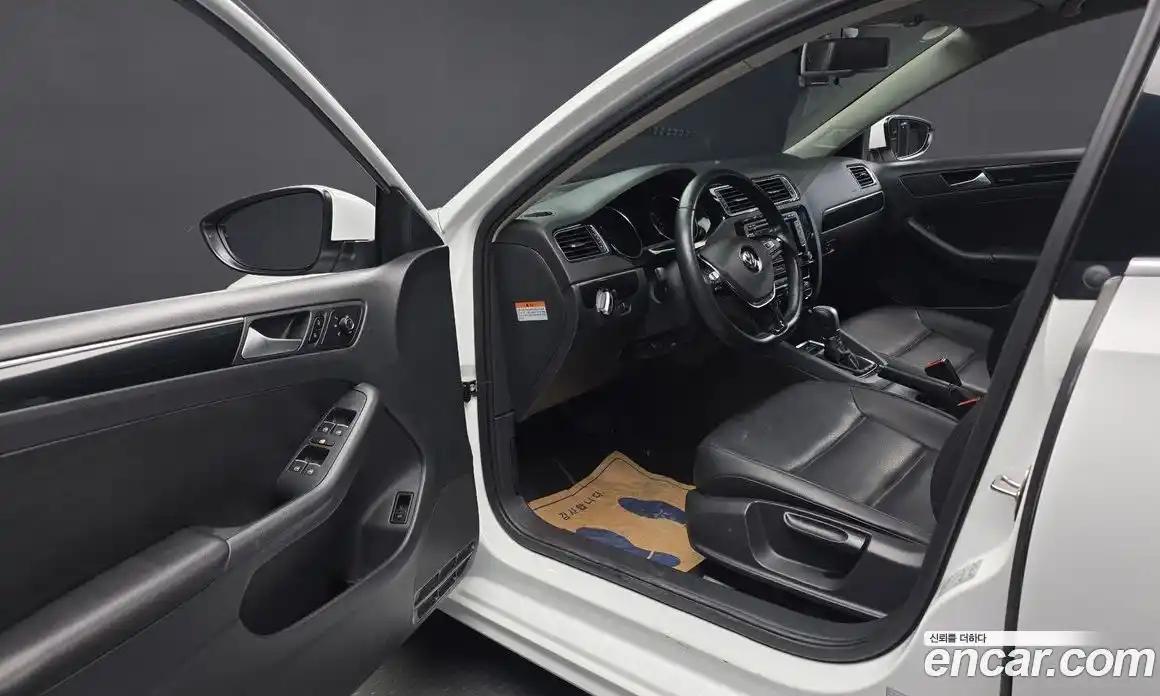 Volkswagen Jetta 2016 2.0 Автомат в Москве № 169113, фото 9