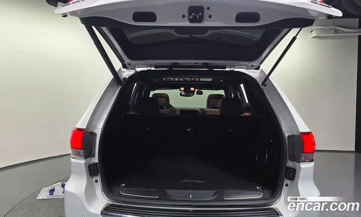 Jeep Cherokee 2020 3.6 Автомат в Москве № 169913, фото 20