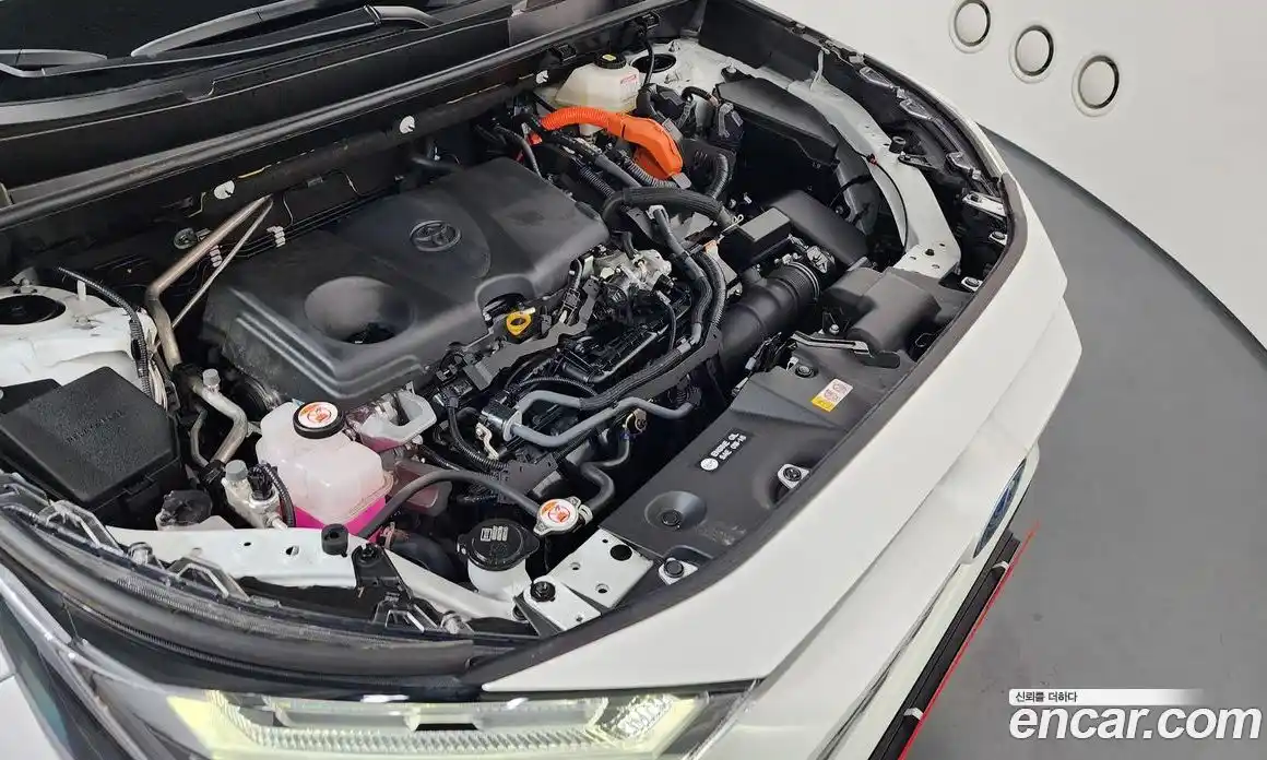 Toyota RAV4 2024 2.5 Автомат в Москве № 170157, фото 19