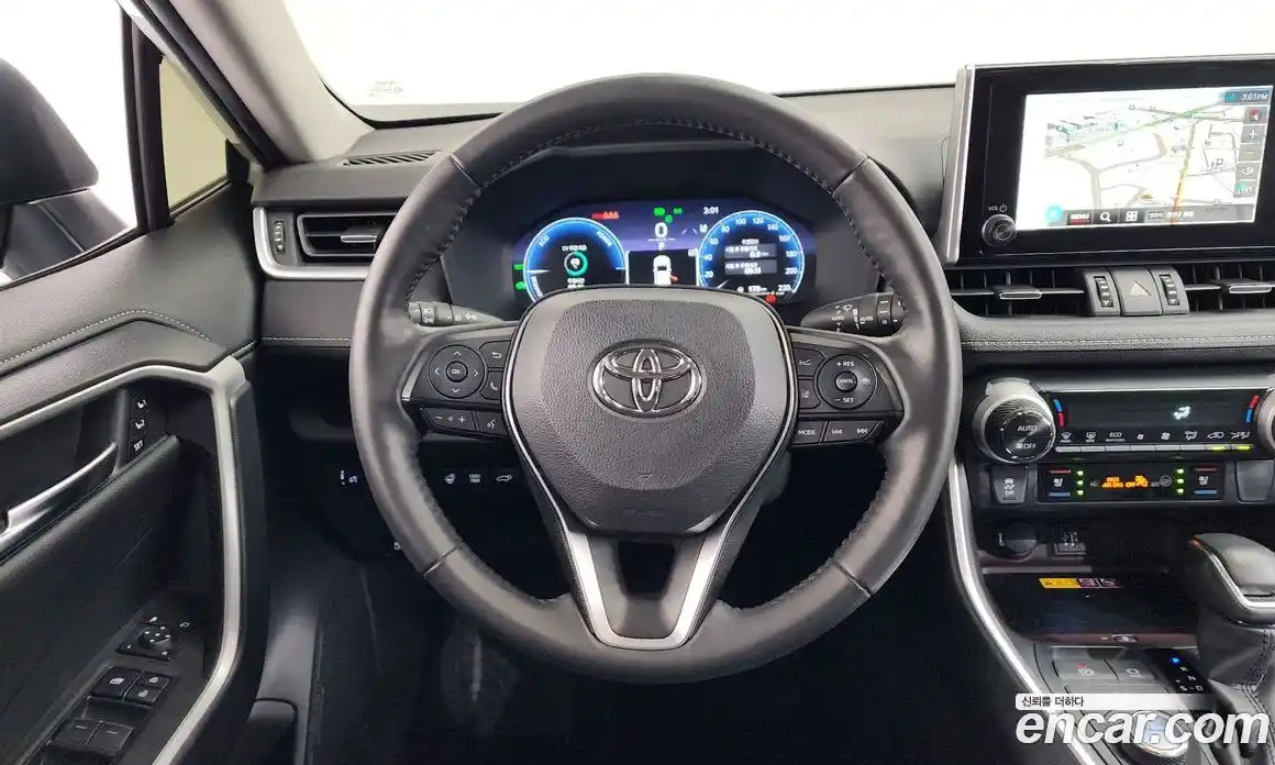 Toyota RAV4 2024 2.5 Автомат в Москве № 170157, фото 4