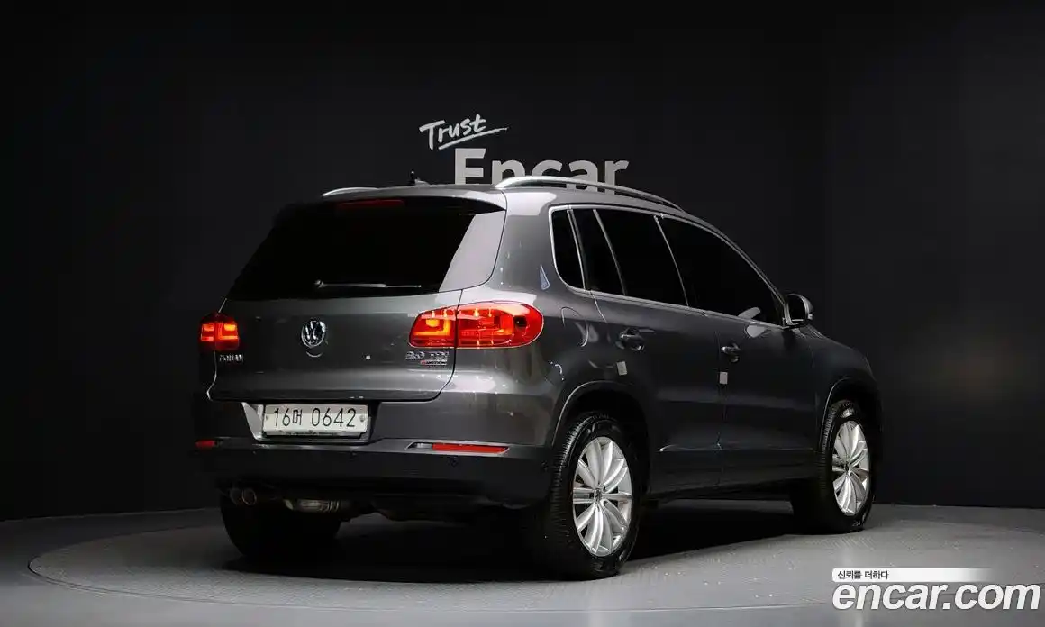 Volkswagen Tiguan 2016 2.0 Автомат в Москве № 173491, фото 11