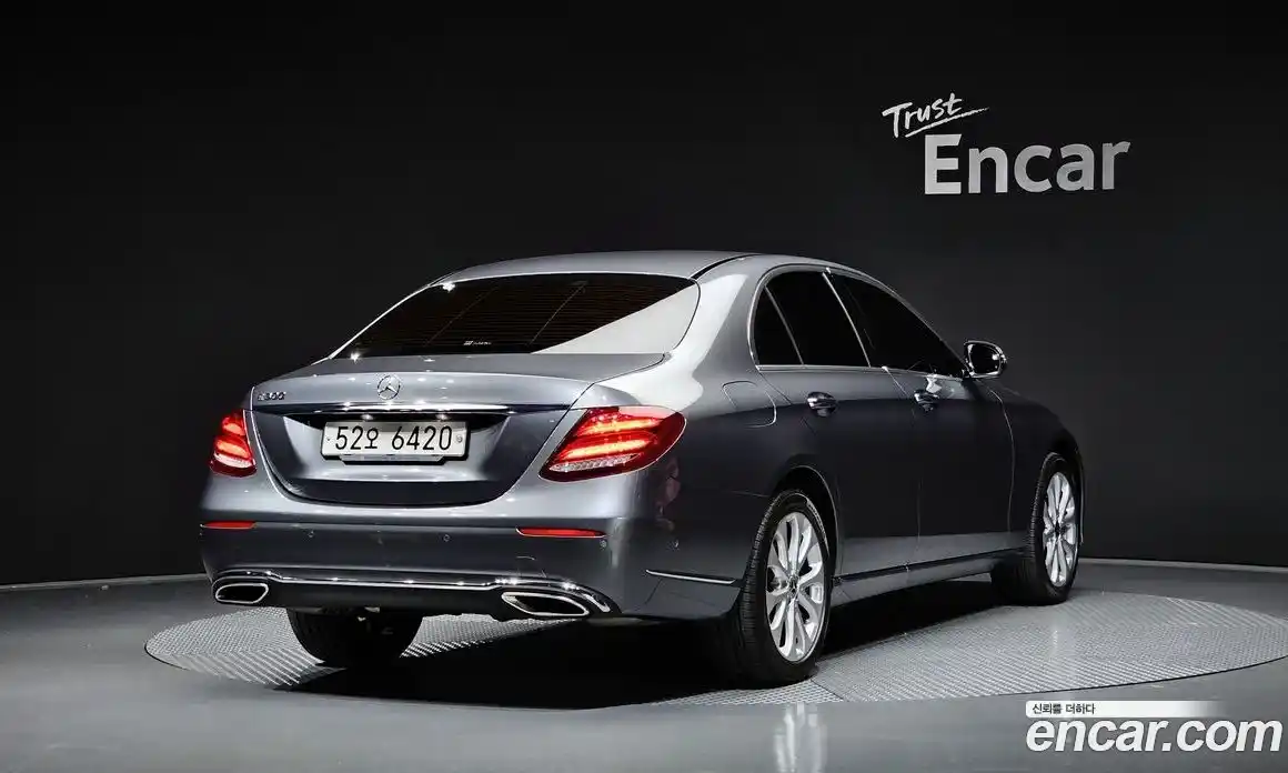 Mercedes-Benz E-Class 2018 2.0 Автомат в Москве № 178567, фото 19