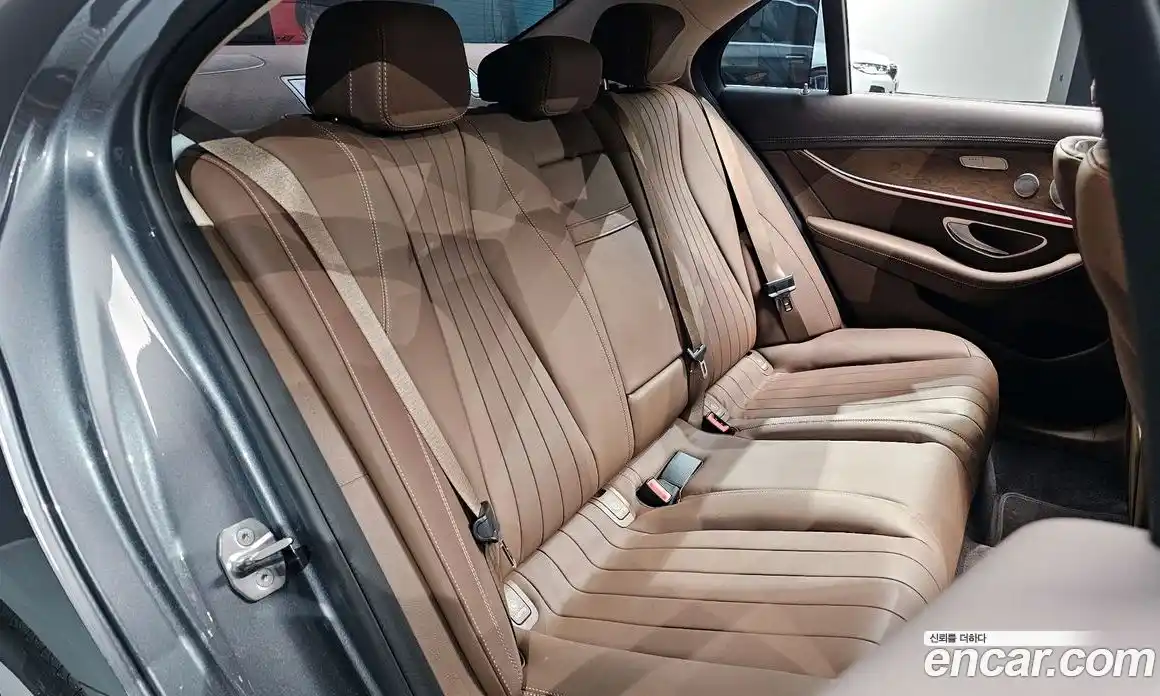 Mercedes-Benz E-Class 2018 2.0 Автомат в Москве № 178567, фото 6