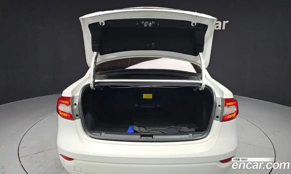 Renault SM3 2015 1.6 Автомат в Москве № 184091, фото 20