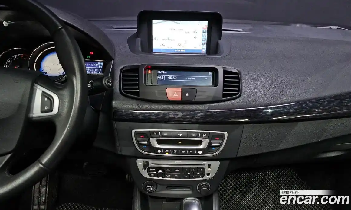 Renault SM3 2015 1.6 Автомат в Москве № 184091, фото 5