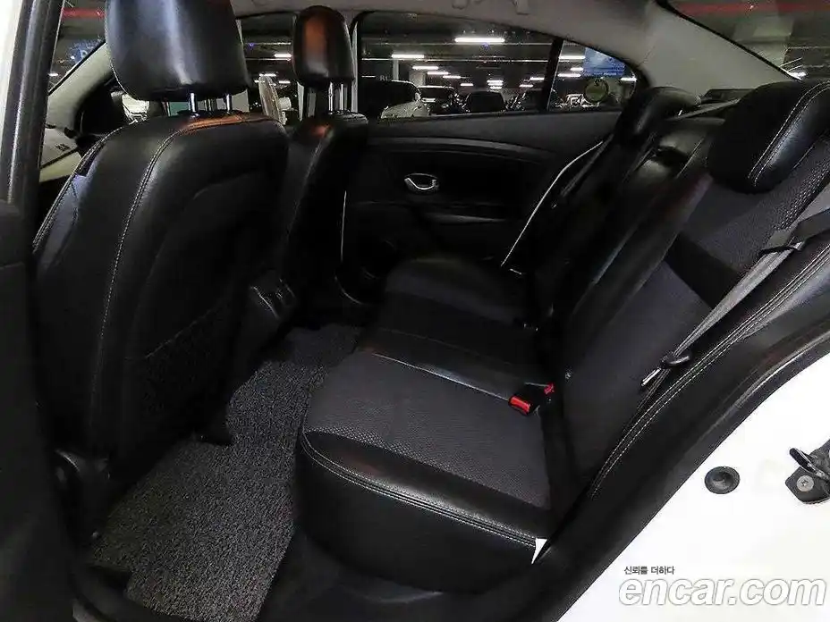 Renault SM3 2014 1.6 Автомат в Москве № 185643, фото 7