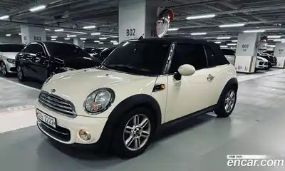 Mini Cooper Convertible, 2011