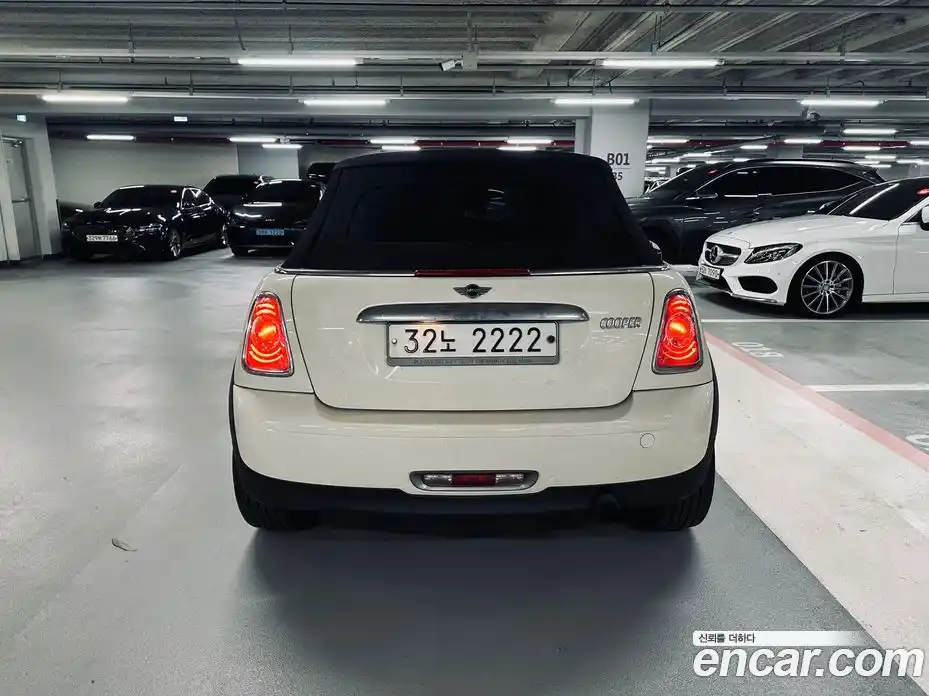 Mini Cooper Convertible 2011 1.6 Автомат в Москве № 188786, фото 17