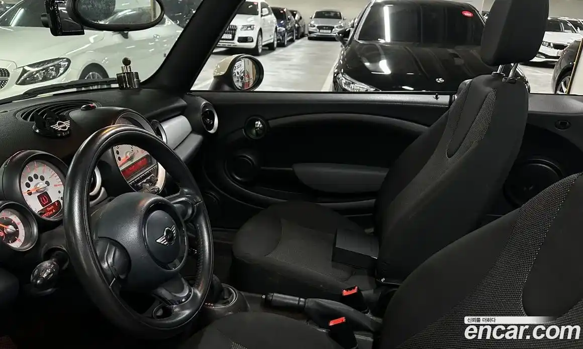 Mini Cooper Convertible 2011 1.6 Автомат в Москве № 188786, фото 6