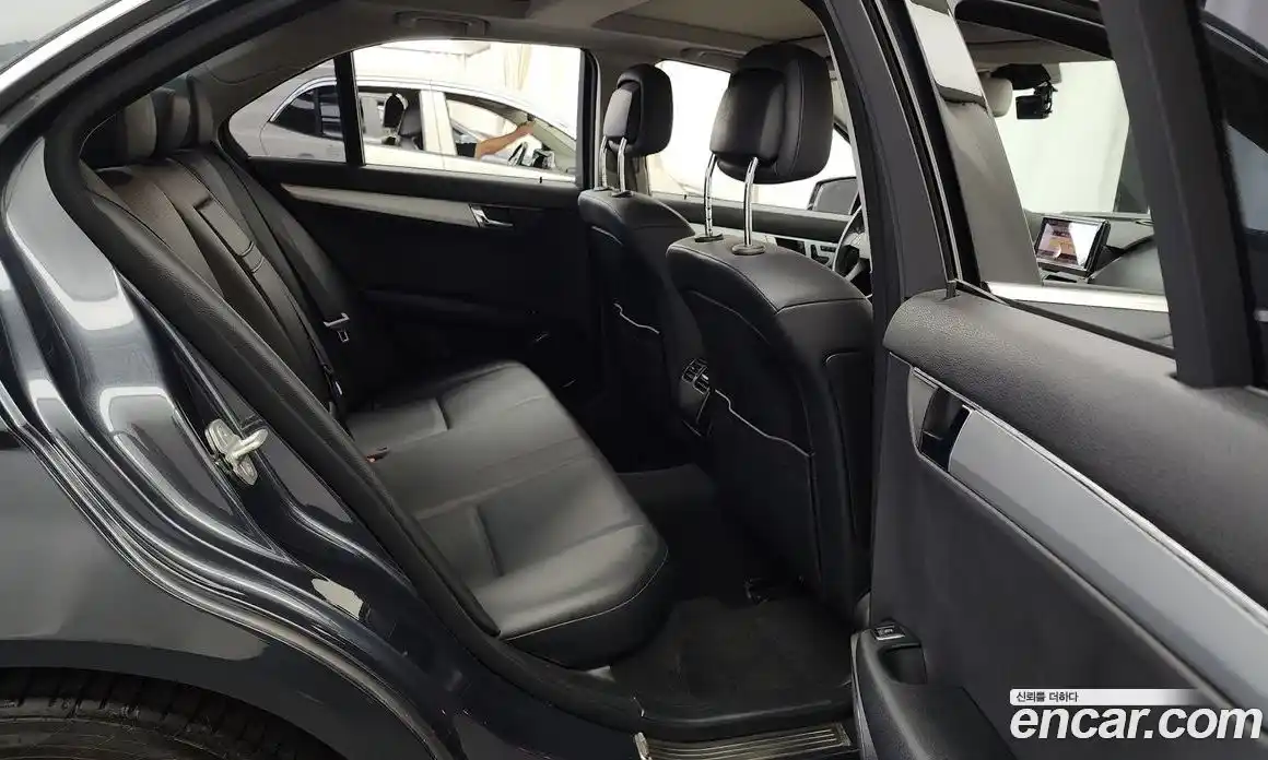 Mercedes-Benz C-Class 2010 1.8 Автомат в Москве № 194524, фото 3