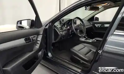 Mercedes-Benz C-Class 2010 1.8 Автомат в Москве № 194524, миниатюра 10