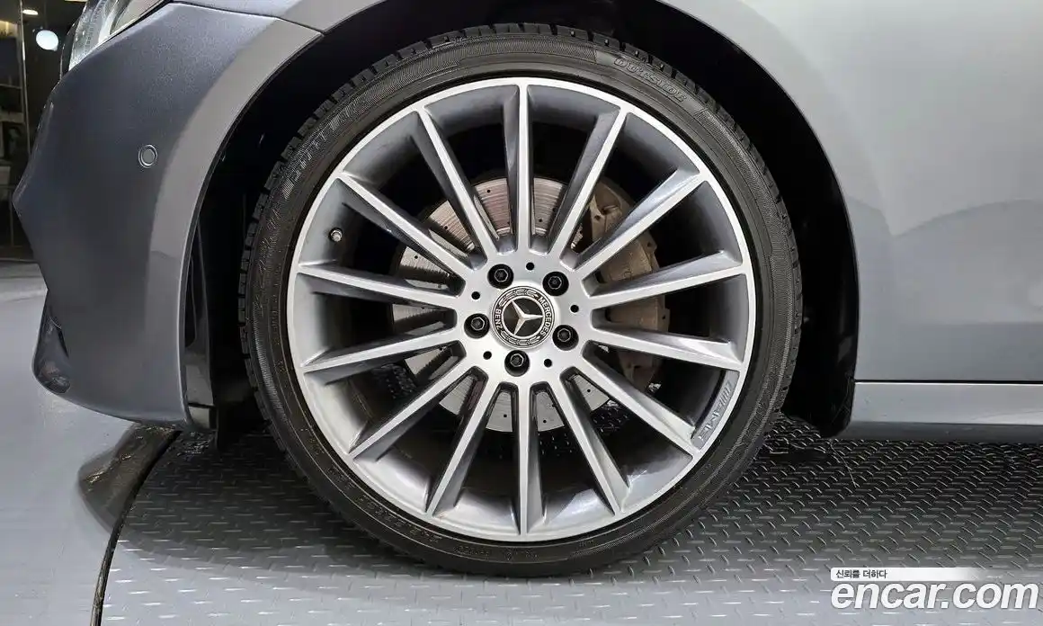 Mercedes-Benz E-Class 2018 2.0 Автомат в Москве № 195068, фото 16