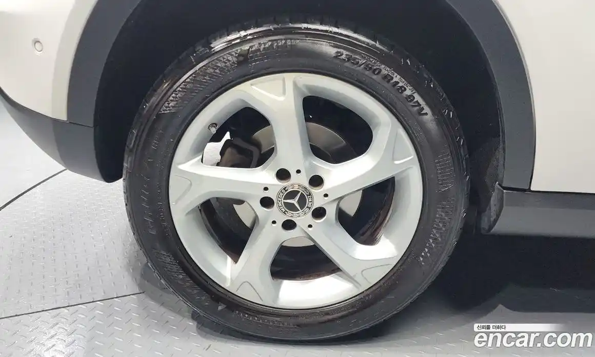 Mercedes-Benz GLA-Class 2019 2.0 Автомат в Москве № 195082, фото 1