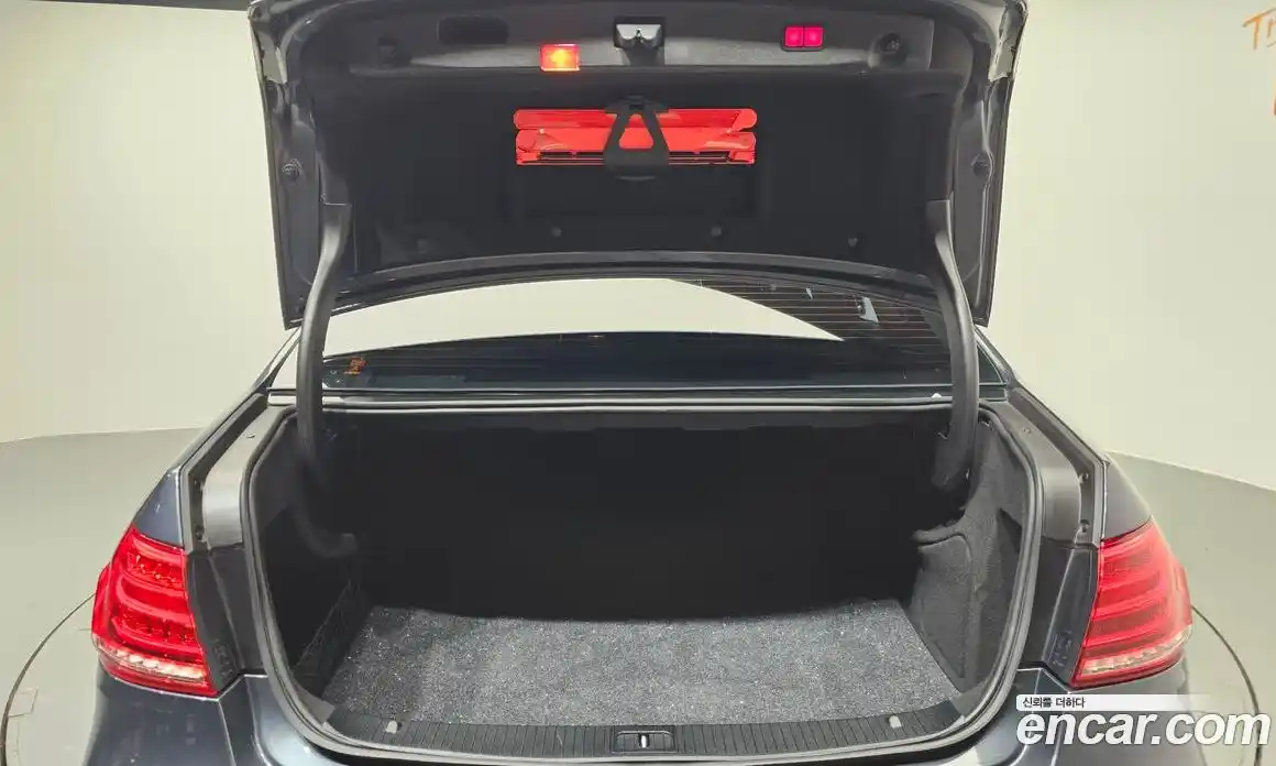 Mercedes-Benz E-Class 2016 3.5 Автомат в Москве № 195302, фото 20