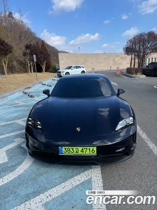 Porsche Taycan 2025 Автомат в Москве № 197199, фото 3