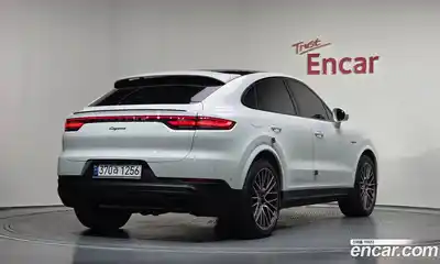 Porsche Cayenne 2023 3.0 Автомат в Москве № 197360, миниатюра 3