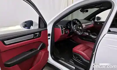 Porsche Cayenne 2023 3.0 Автомат в Москве № 197360, миниатюра 10