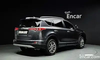 Toyota RAV4 2018 2.5 Автомат в Москве № 199661, миниатюра 2