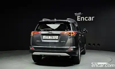 Toyota RAV4 2018 2.5 Автомат в Москве № 199661, миниатюра 4