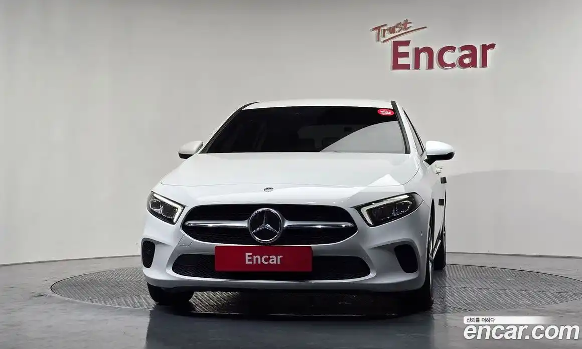 Mercedes-Benz A-Class 2020 2.0 Автомат в Москве № 204490, фото 3