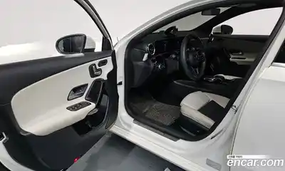 Mercedes-Benz A-Class 2020 2.0 Автомат в Москве № 204490, миниатюра 9
