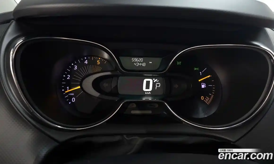 Renault QM3 2015 1.5 Автомат в Москве № 207259, фото 8