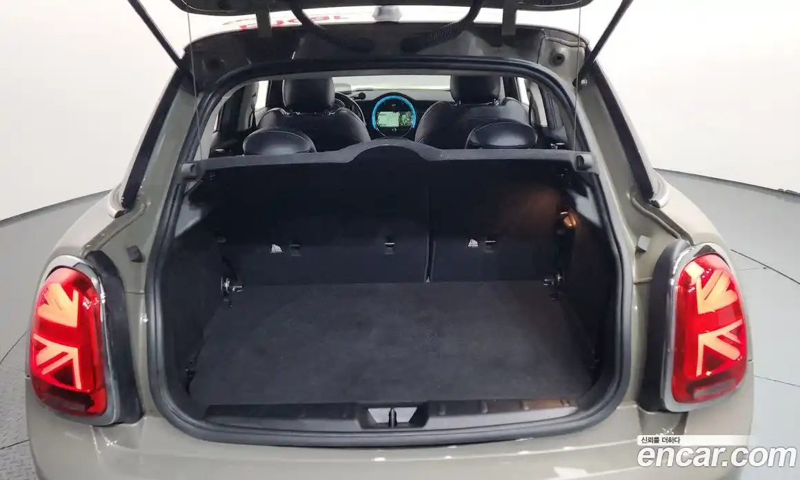 Mini Cooper 2019 2.0 Автомат в Москве № 210803, фото 20