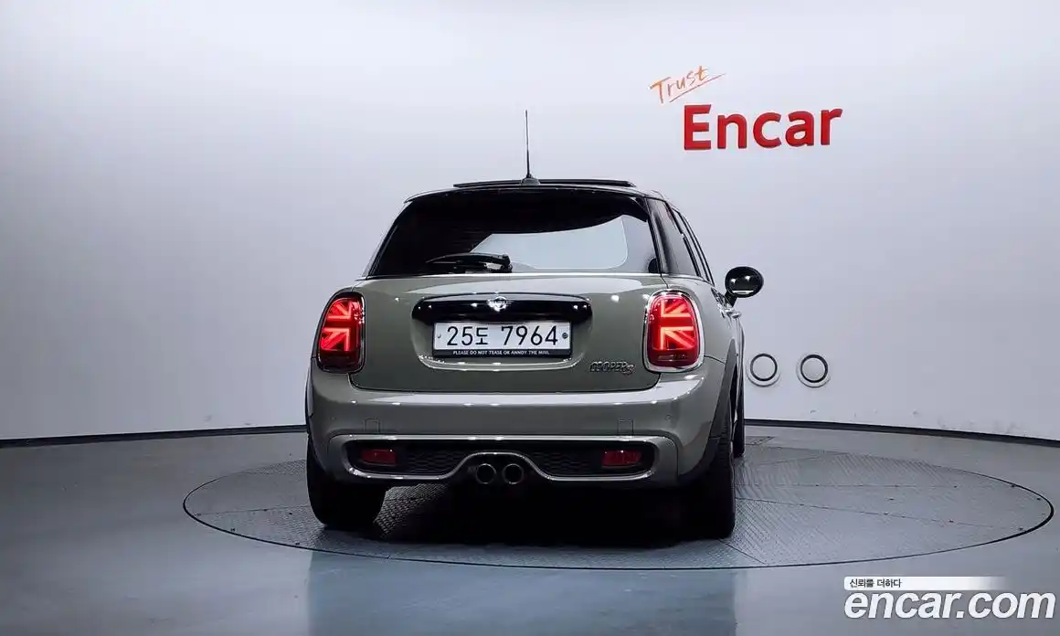 Mini Cooper 2019 2.0 Автомат в Москве № 210803, фото 4