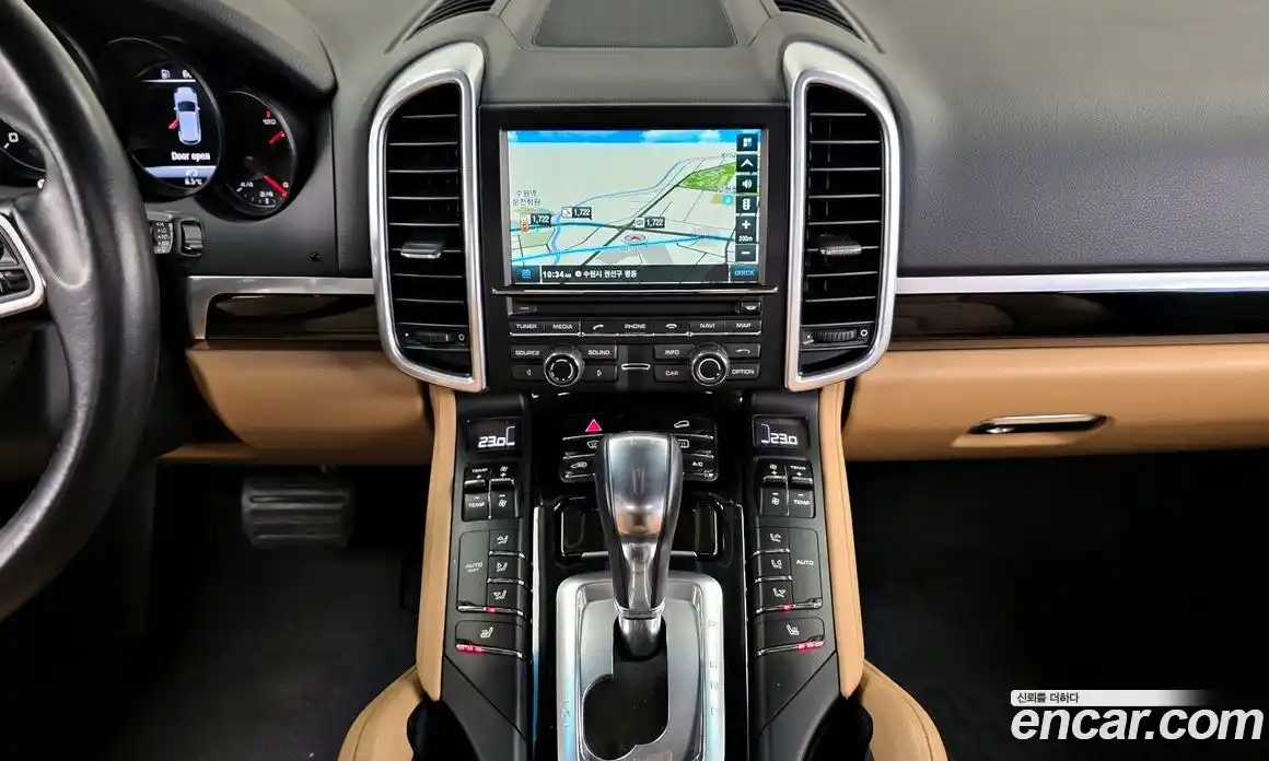 Porsche Cayenne 2015 3.0 Автомат в Москве № 213297, фото 18