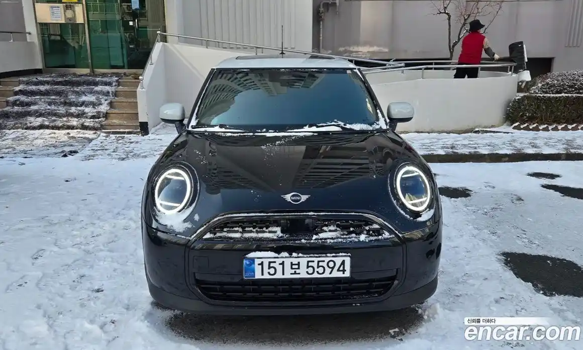 Mini Cooper 2025 2.0 Автомат в Москве № 214411, фото 1