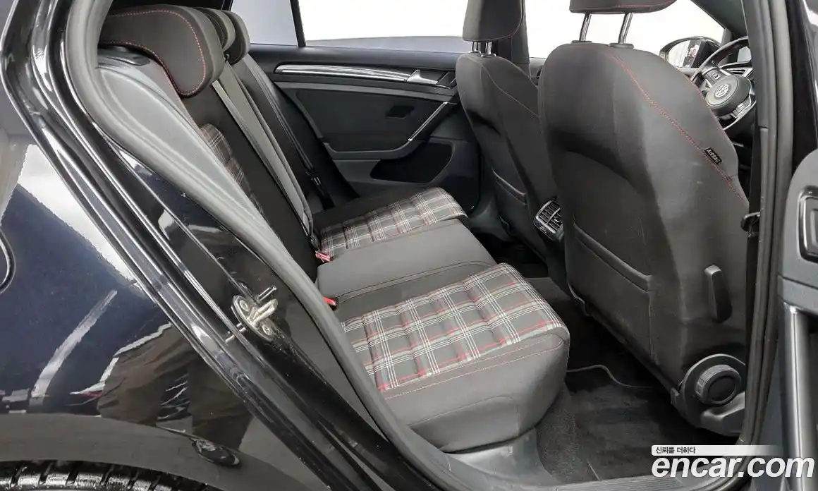 Volkswagen Golf 2016 2.0 Автомат в Москве № 215339, фото 11