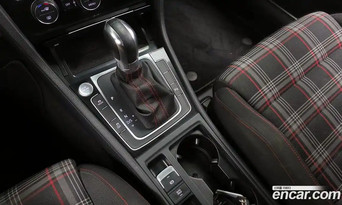 Volkswagen Golf 2016 2.0 Автомат в Москве № 215339, фото 16