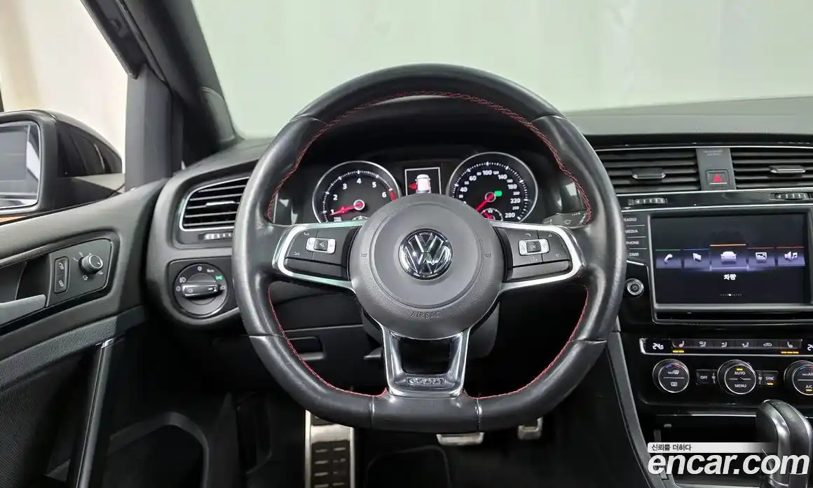 Volkswagen Golf 2016 2.0 Автомат в Москве № 215339, фото 20