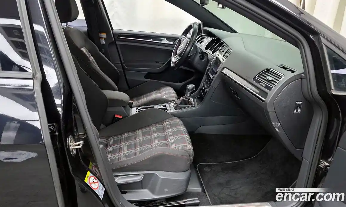 Volkswagen Golf 2016 2.0 Автомат в Москве № 215339, фото 8