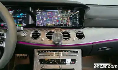 Mercedes-Benz E-Class 2023 3.0 Автомат в Москве № 219157, миниатюра 11