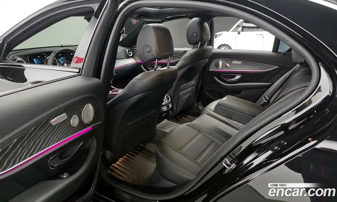 Mercedes-Benz E-Class 2023 3.0 Автомат в Москве № 219157, фото 13