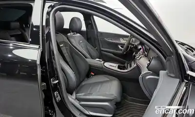 Mercedes-Benz E-Class 2023 3.0 Автомат в Москве № 219157, миниатюра 2
