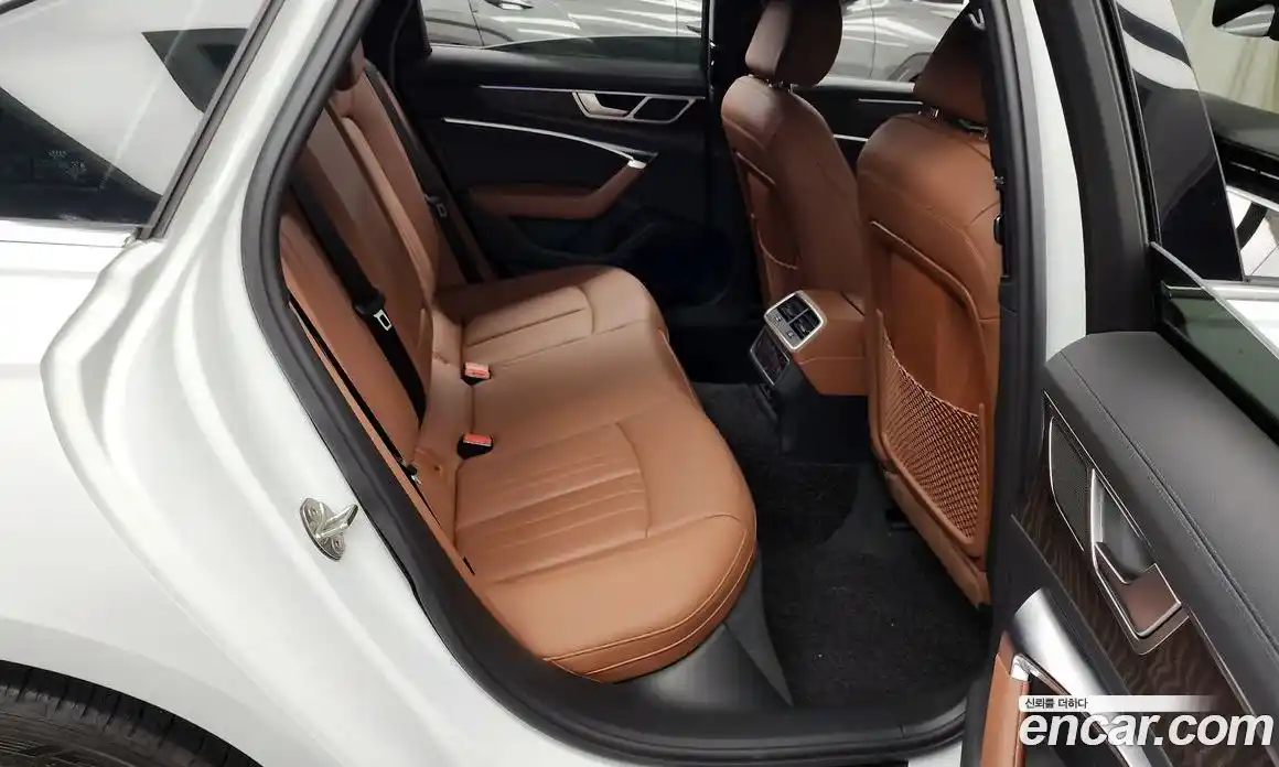 Audi A6 2023 2.0 Автомат в Москве № 229754, фото 9