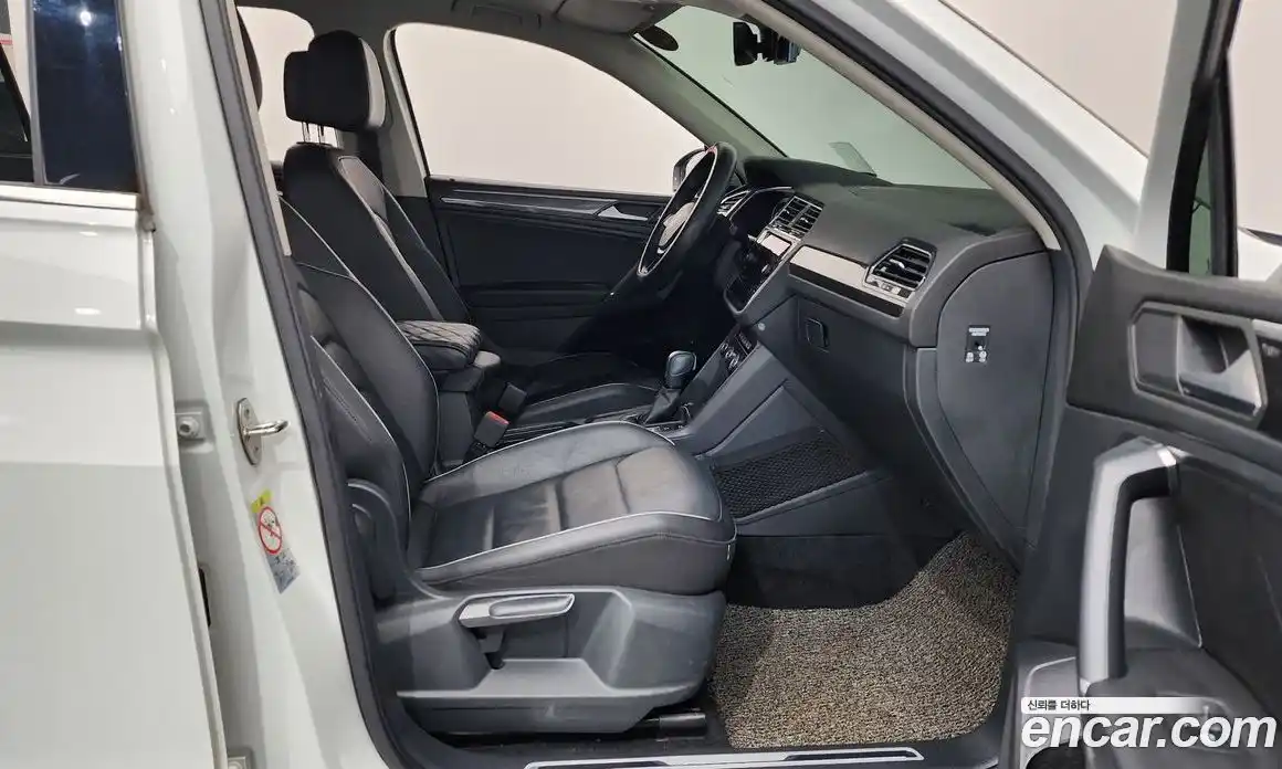 Volkswagen Tiguan 2020 2.0 Автомат в Москве № 254588, фото 20