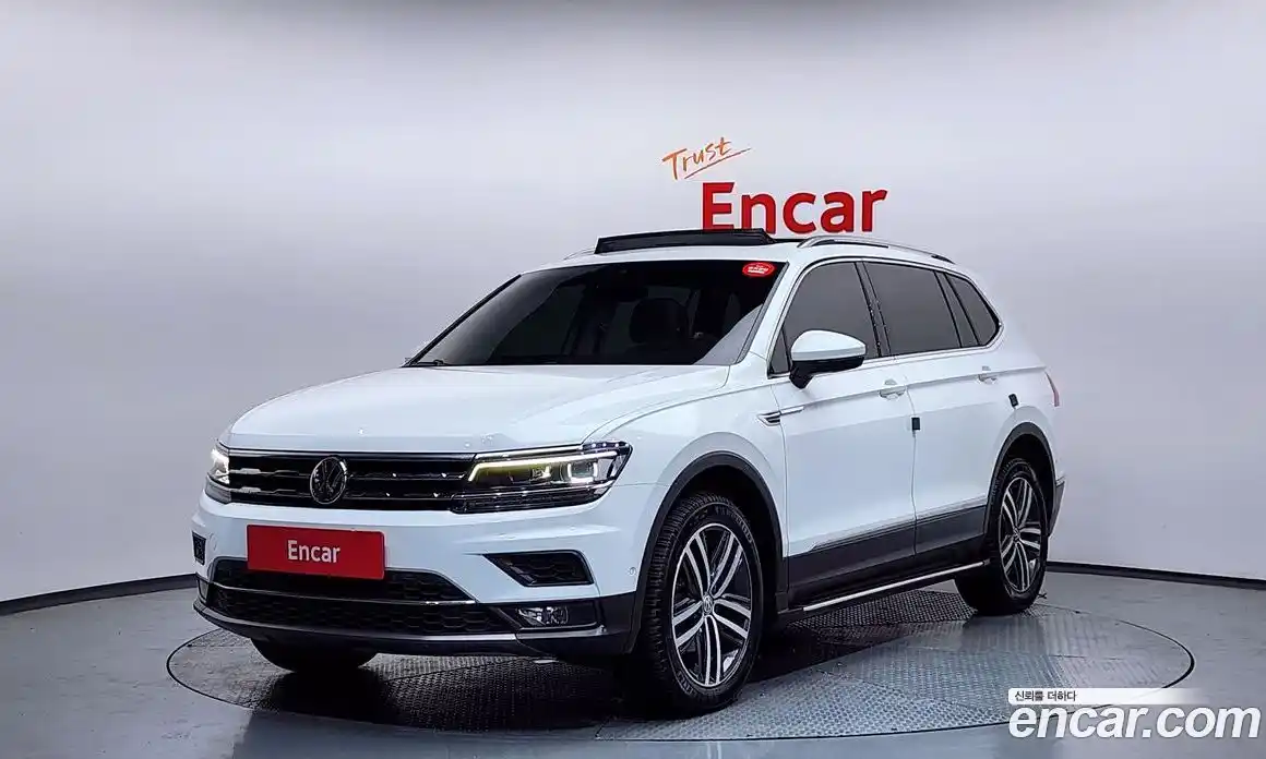 Volkswagen Tiguan 2020 2.0 Автомат в Москве № 254588, фото 4