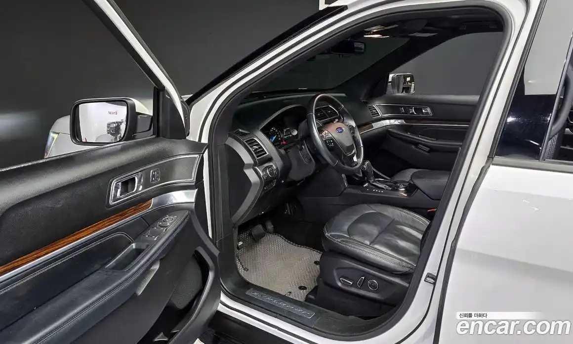 Ford Explorer 2018 2.3 Автомат в Москве № 255616, фото 20