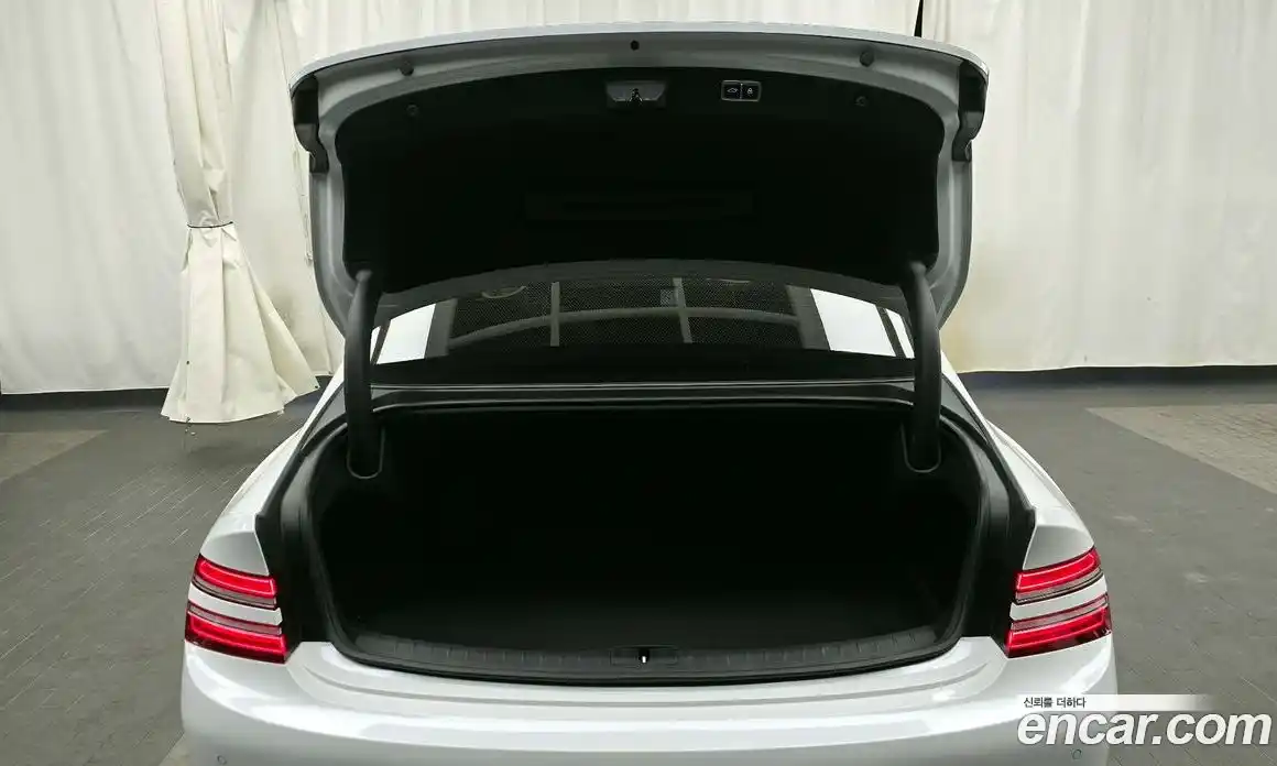 Genesis G80 2024 2.5 Автомат в Москве № 26778, фото 19