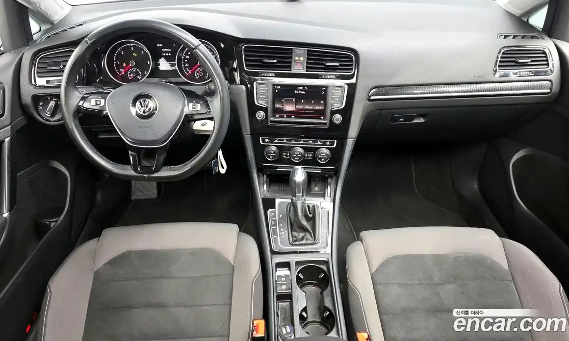 Volkswagen Golf 2016 2.0 Автомат в Москве № 277361, фото 14